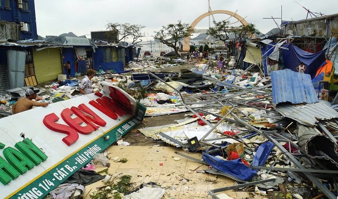 TONMAT – LOCKVIT: Giải pháp bảo vệ công trình trước giông bão