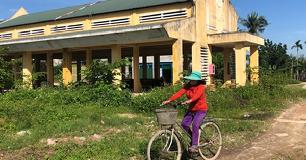 Hàng loạt chợ xây xong bỏ hoang