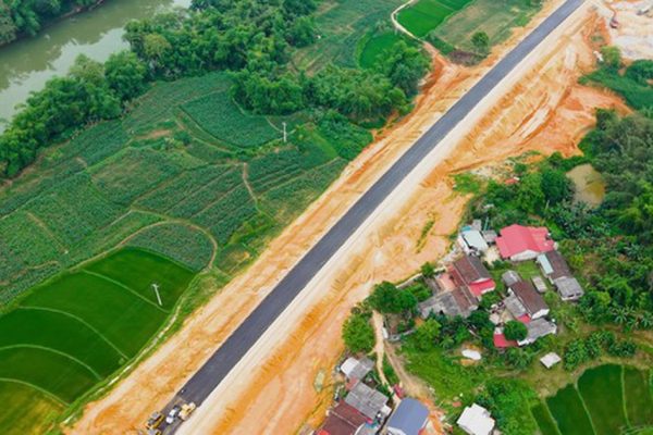 Phải huy động quân đội hỗ trợ, chỉ còn hơn 1 tuần để hoàn thành đoạn tuyến quan trọng