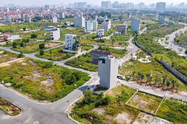 Đất nền Hà Nội tại nhiều ‘điểm nóng’ giảm giá, cơn sóng đầu cơ hạ nhiệt