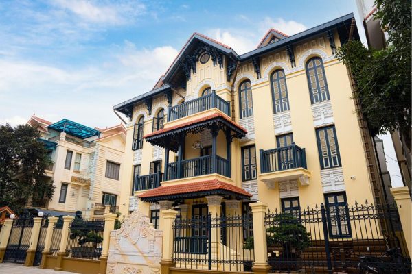 Cân bằng giữa tinh thần kiến trúc Pháp và trải nghiệm sống của gia đình Việt