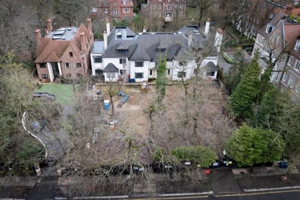 Hàng loạt biệt thự bỏ hoang giữa ‘phố tỷ phú’ giàu có ở London