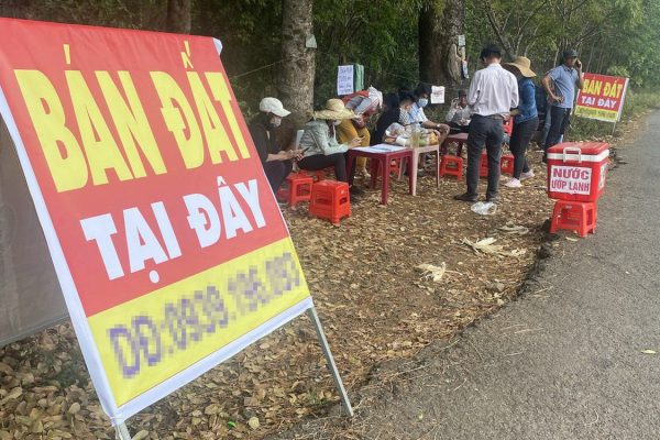 Bộ Nông nghiệp và Môi trường ra văn bản ‘nóng’, chấm dứt tình trạng hồ sơ đất đai qua ‘cò’ được xử lý nhanh hơn
