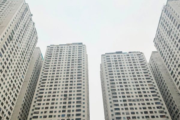 Người bán sốt ruột, người mua vẫn dè chừng trước kế hoạch rà soát của Hà Nội