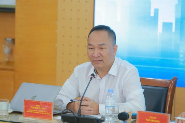 ‘Các doanh nghiệp hiện nay đang ở trạng thái sống mòn, phải bóc lương khô ra ăn để duy trì’
